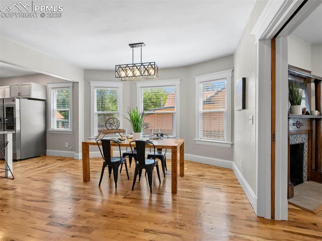 Image 13 of 49: Dining Area