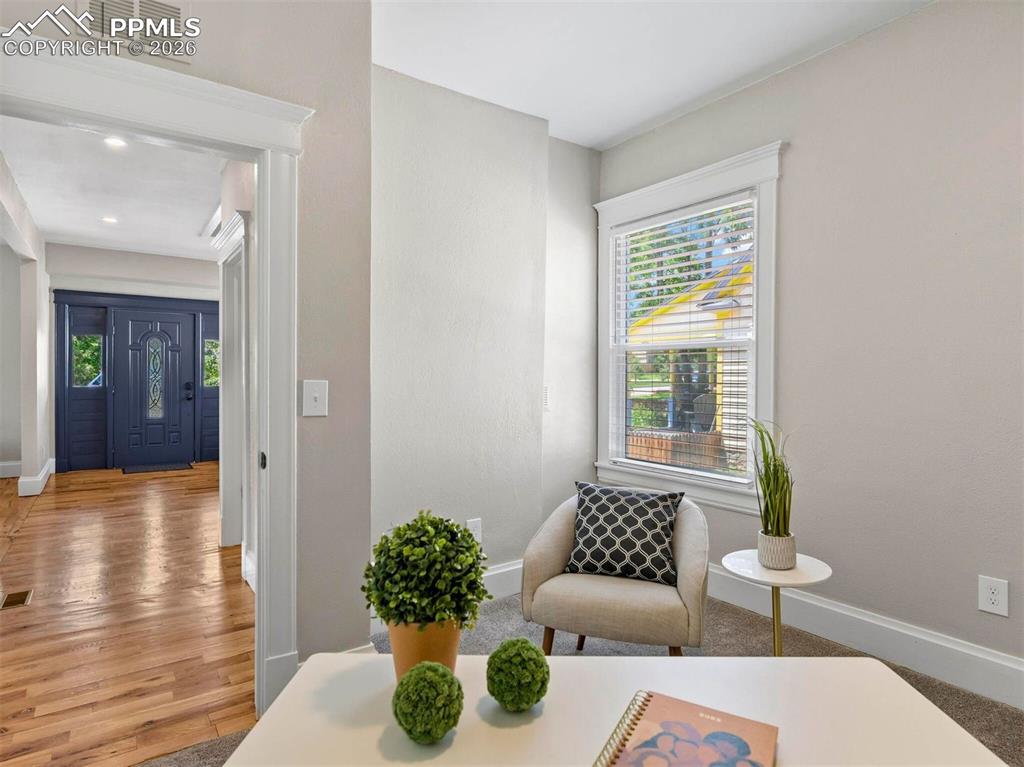 Image 22 of 49: Sitting Room