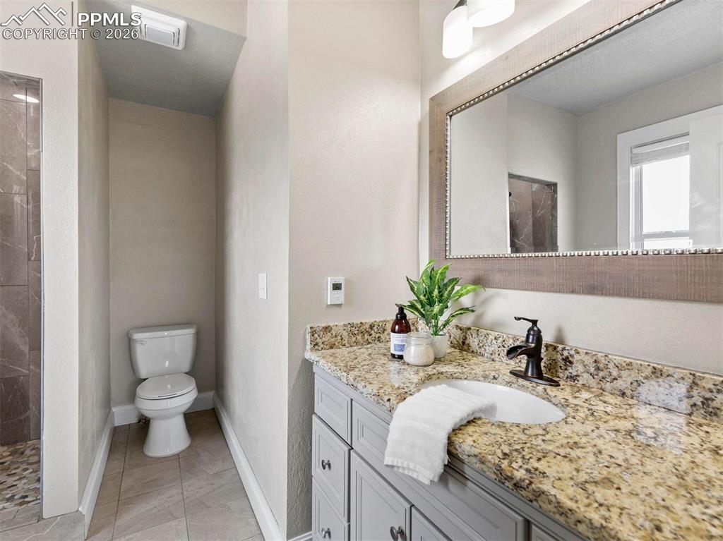 Image 27 of 49: Bathroom