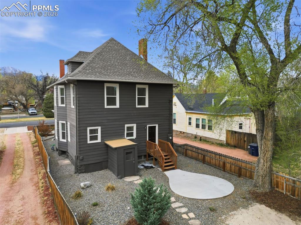 Image 42 of 49: Back of Structure