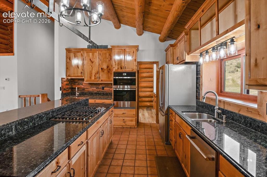 Image 9 of 50: Kitchen