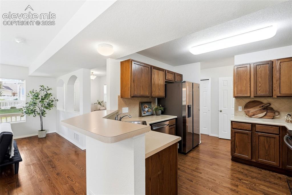 Image 13 of 48: Kitchen