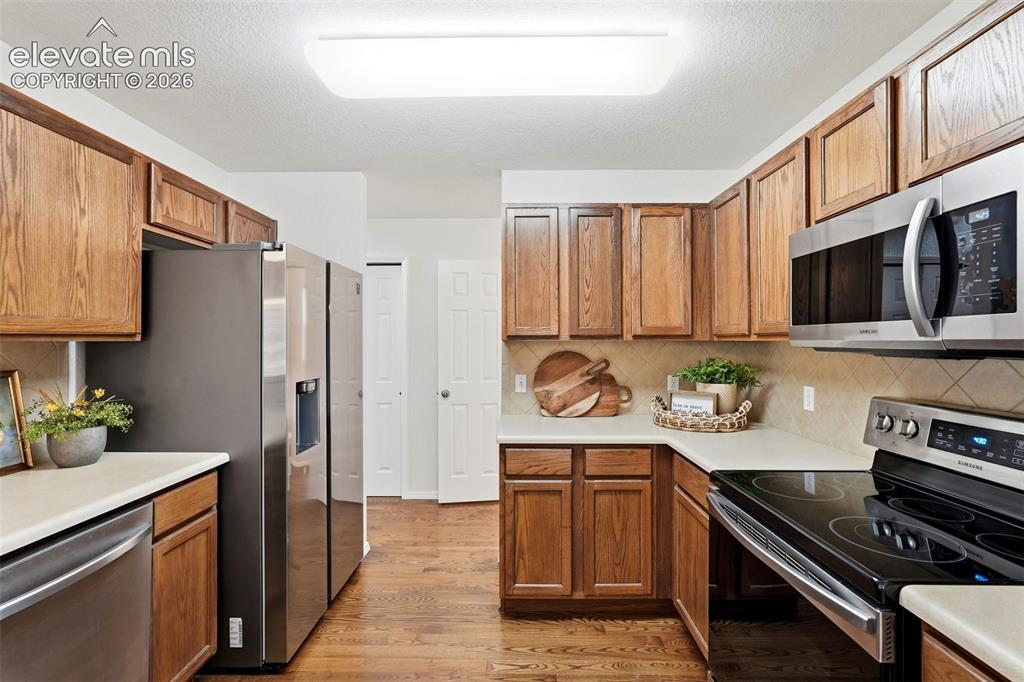 Image 14 of 48: Kitchen