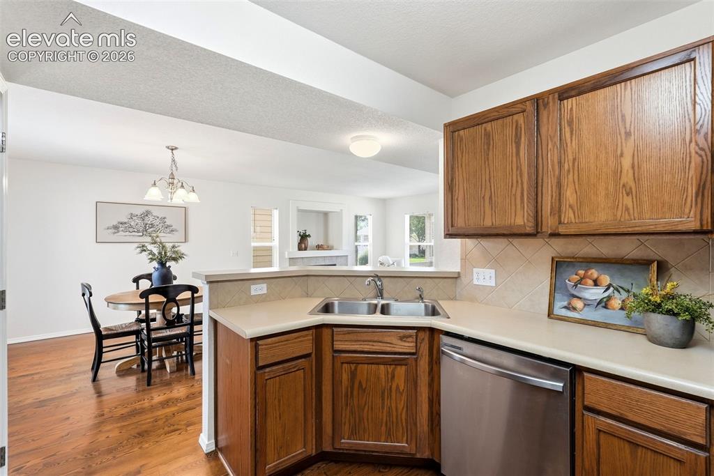 Image 16 of 48: Kitchen