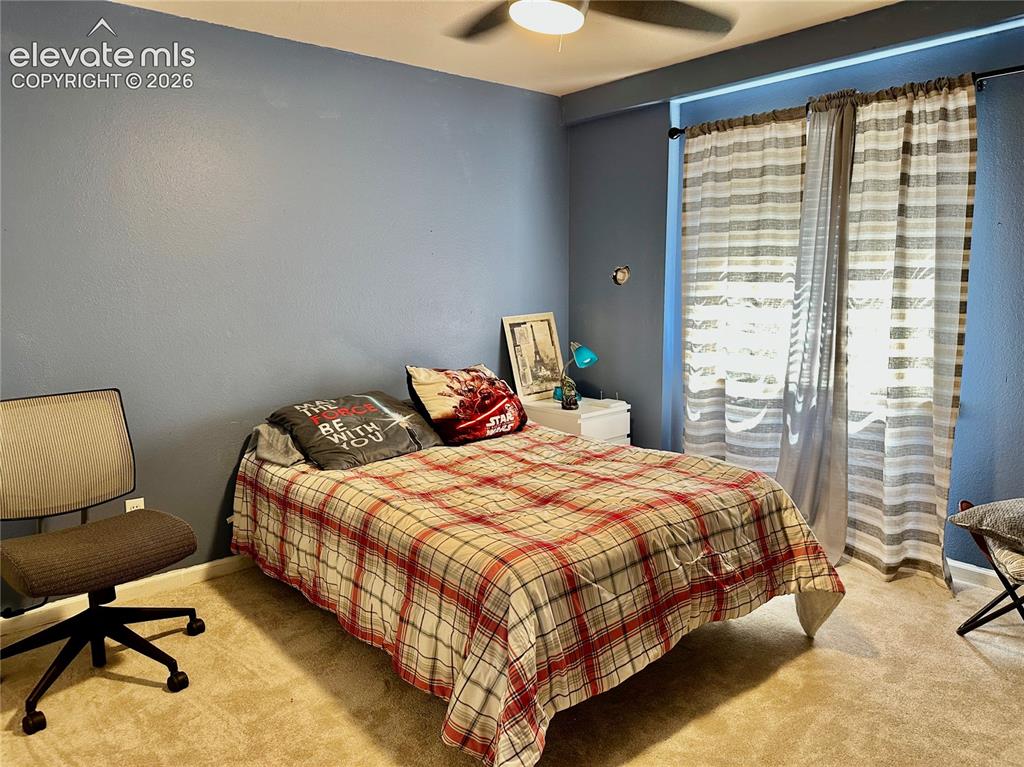 Image 17 of 29: Bedroom