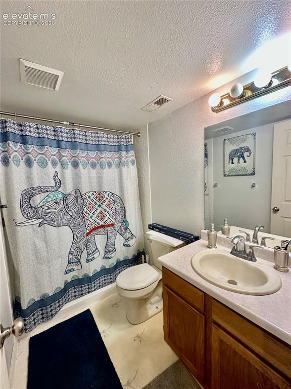Image 18 of 29: Bathroom