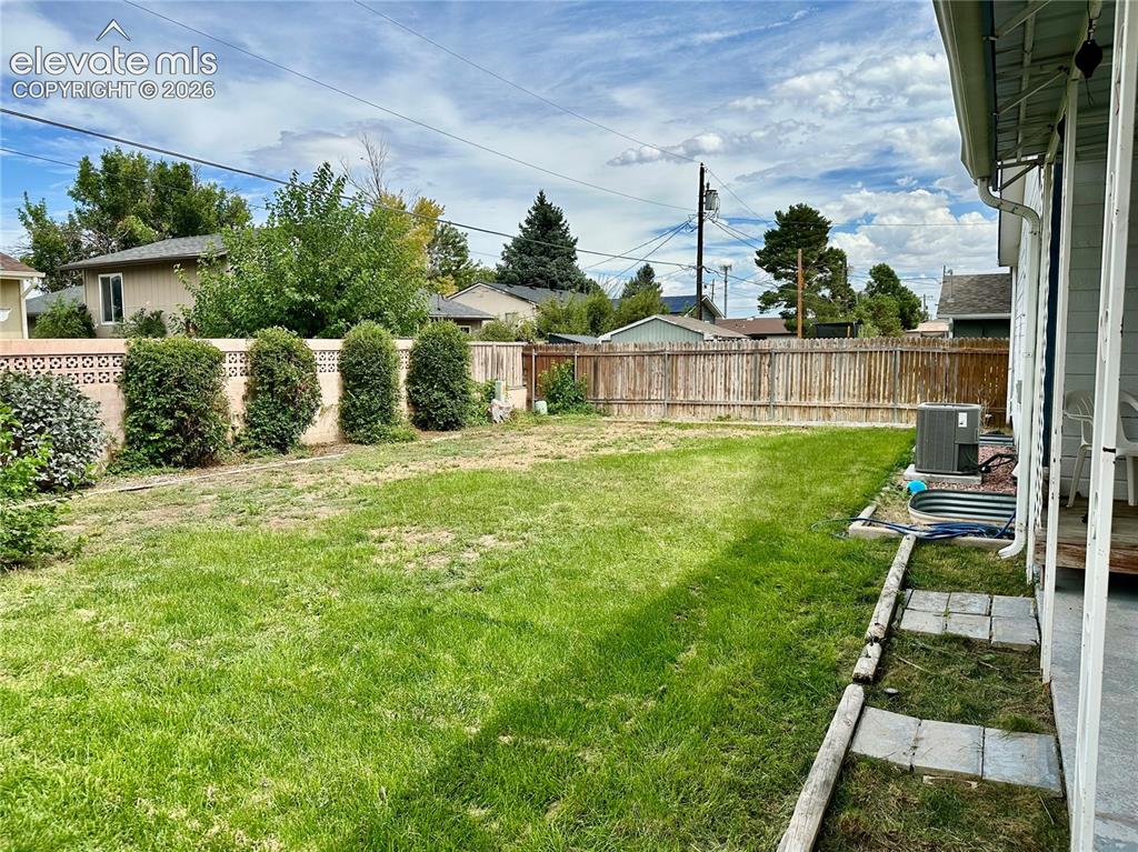 Image 22 of 29: Yard
