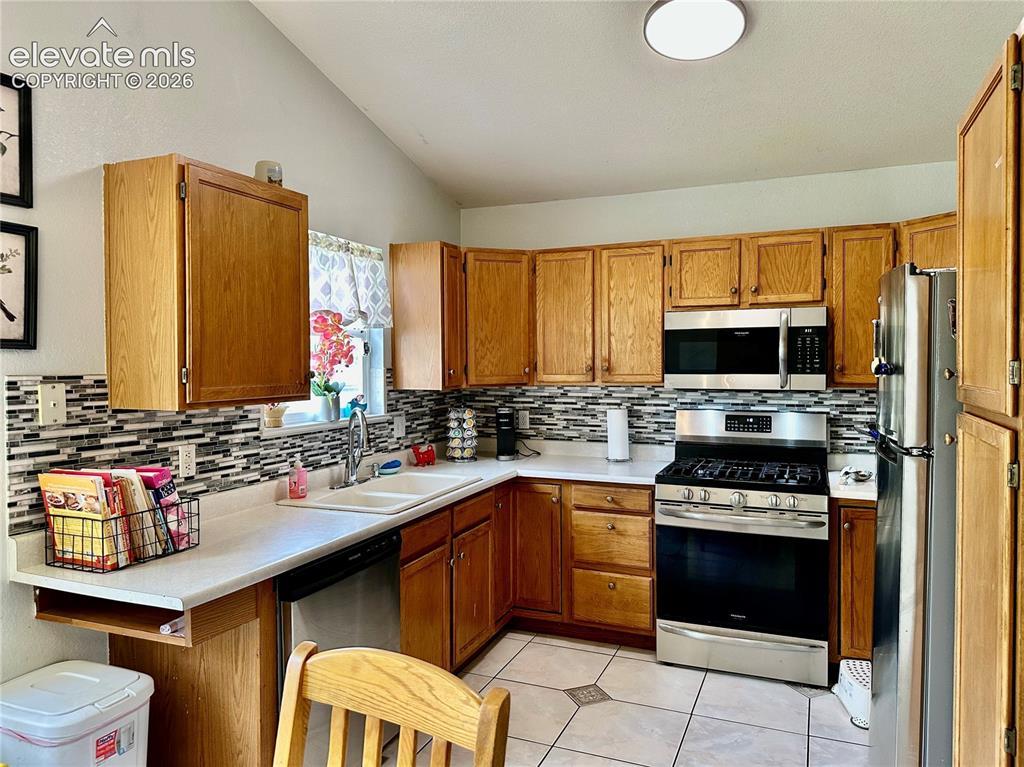 Image 8 of 29: Kitchen