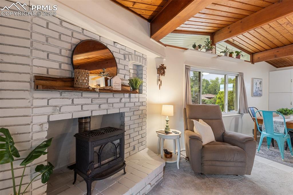 Image 6 of 45: Sitting Room