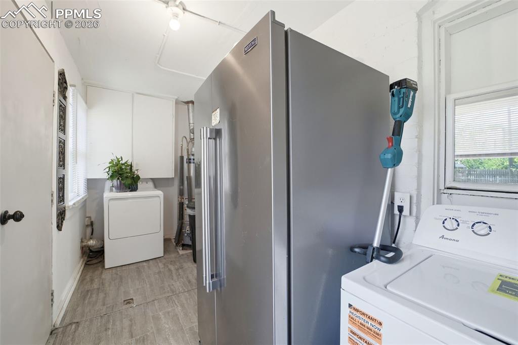 Image 16 of 25: Laundry