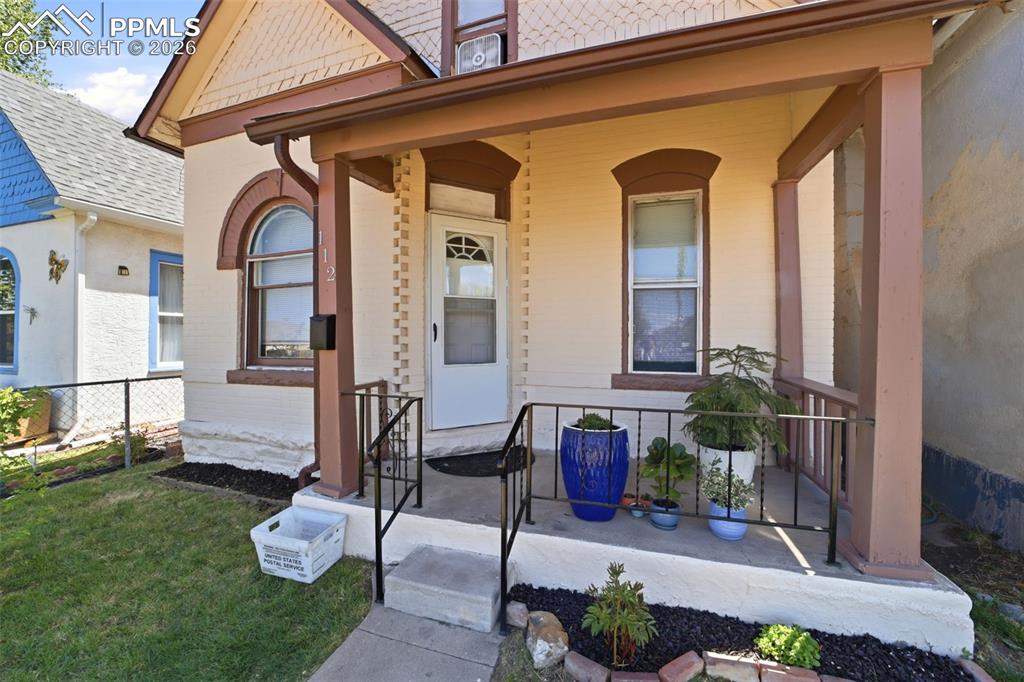 Image 2 of 25: Entry