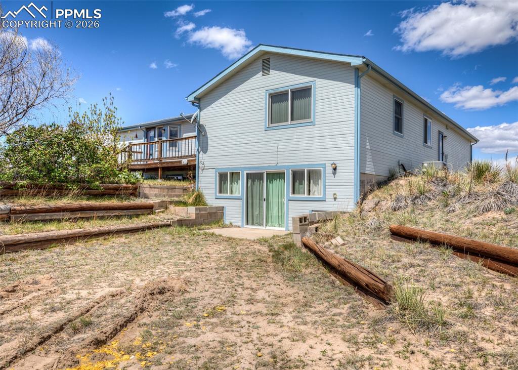 Image 2 of 50: Back of Structure