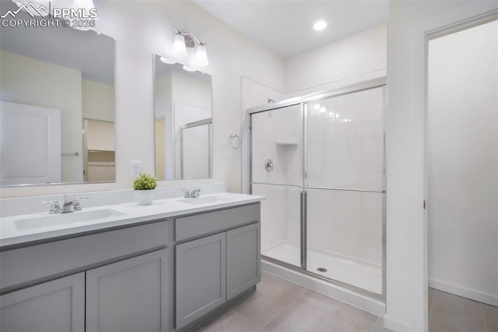 Image 25 of 50: Master Bathroom