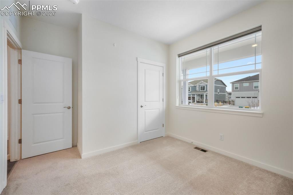 Image 32 of 50: Bedroom