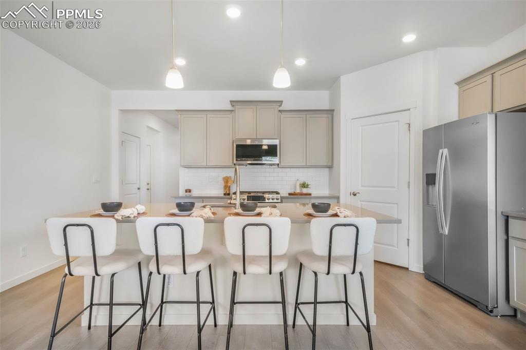 Image 4 of 50: Kitchen