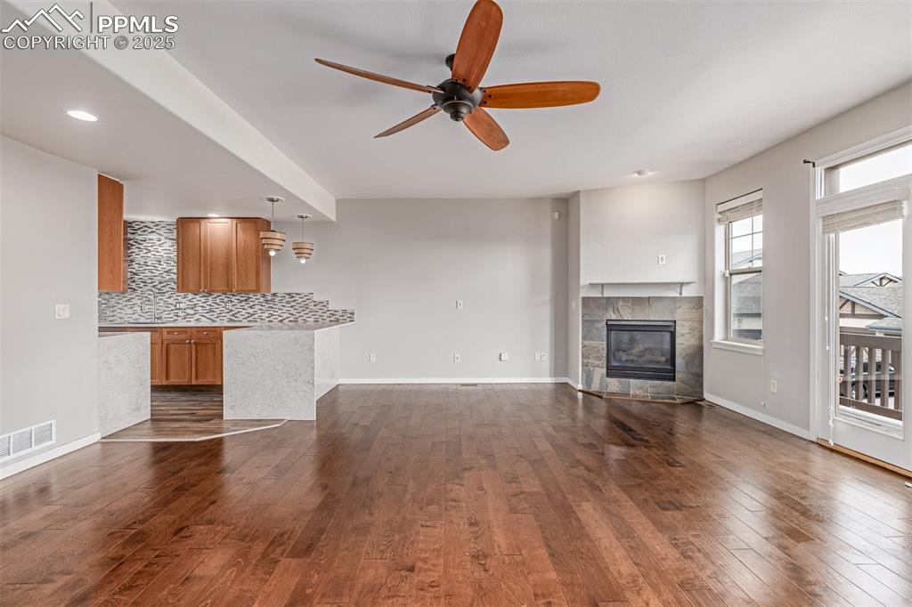 Image 11 of 50: Living Room