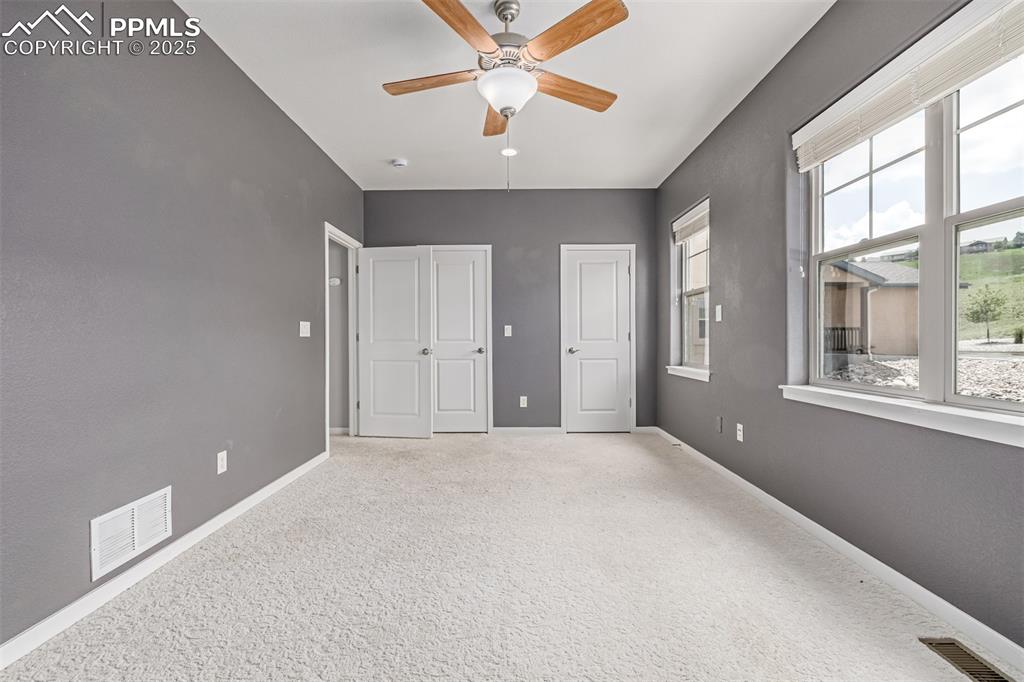 Image 28 of 50: Bedroom