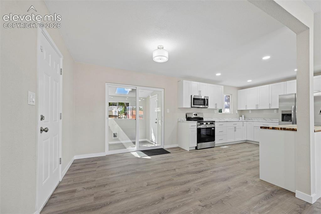 Image 6 of 33: Kitchen
