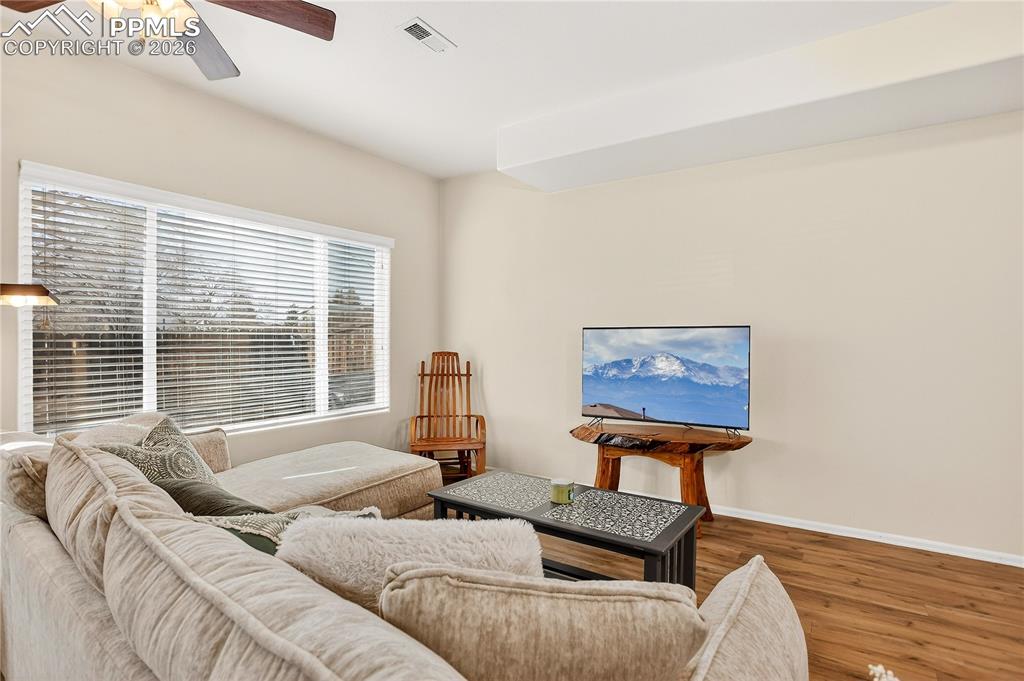 Image 10 of 32: Living Room