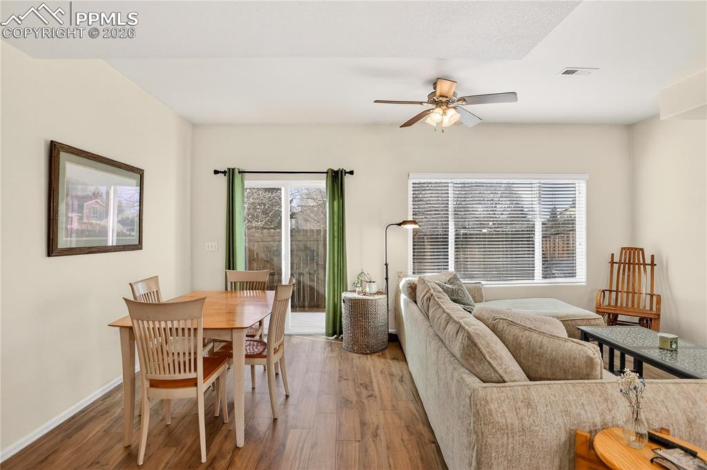 Image 5 of 32: Dining Area