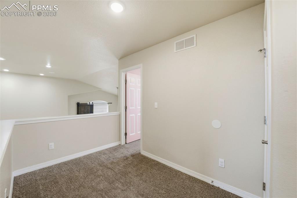 Image 23 of 33: Bonus Room