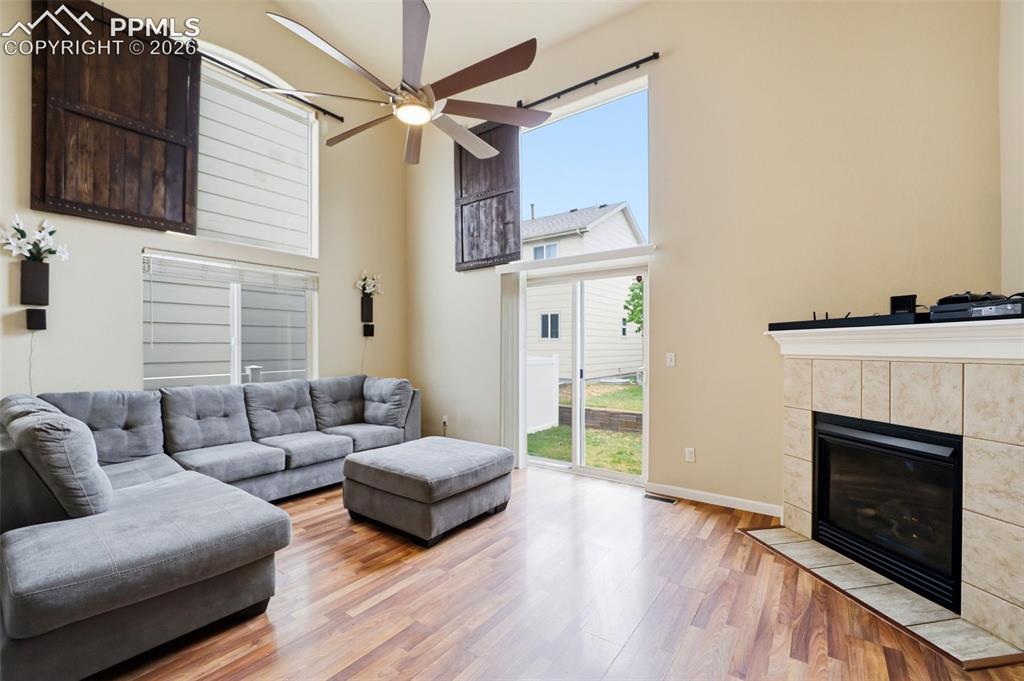 Image 9 of 33: Living Room