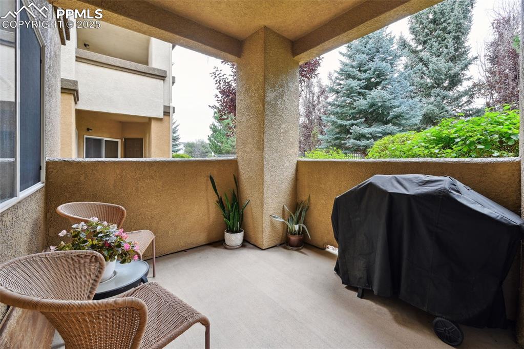 Image 21 of 22: Balcony