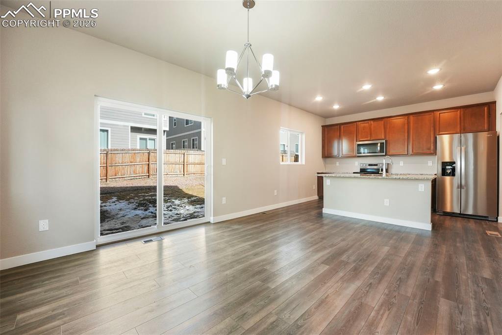 Image 10 of 33: Kitchen