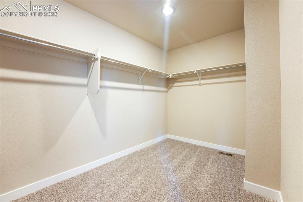 Image 17 of 33: Closet