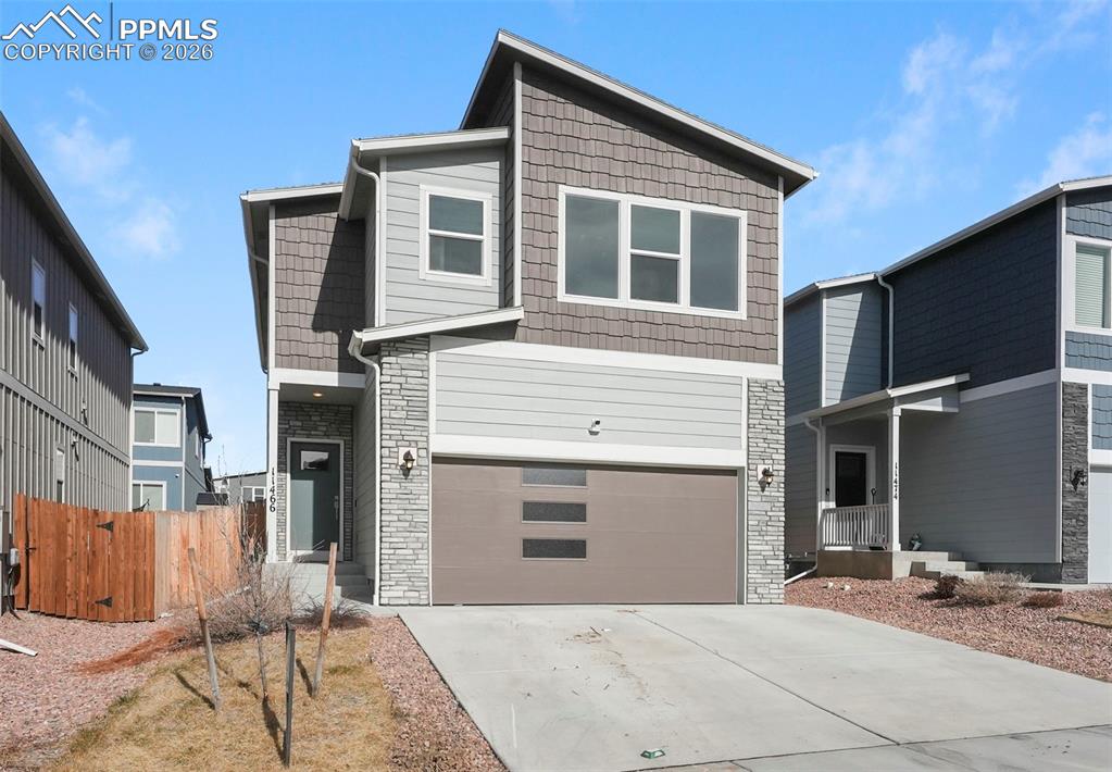 Image 3 of 33: Front of Structure