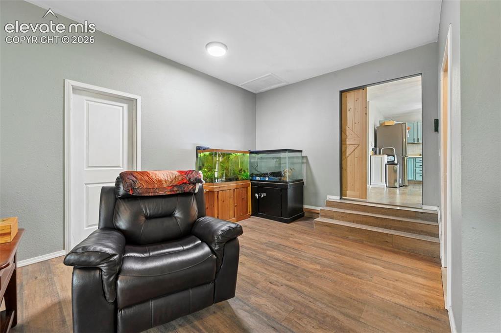 Image 14 of 38: Sitting Room
