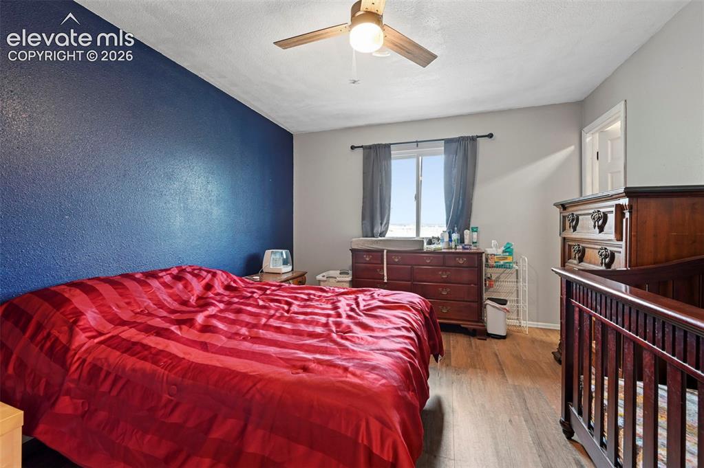 Image 15 of 38: Bedroom