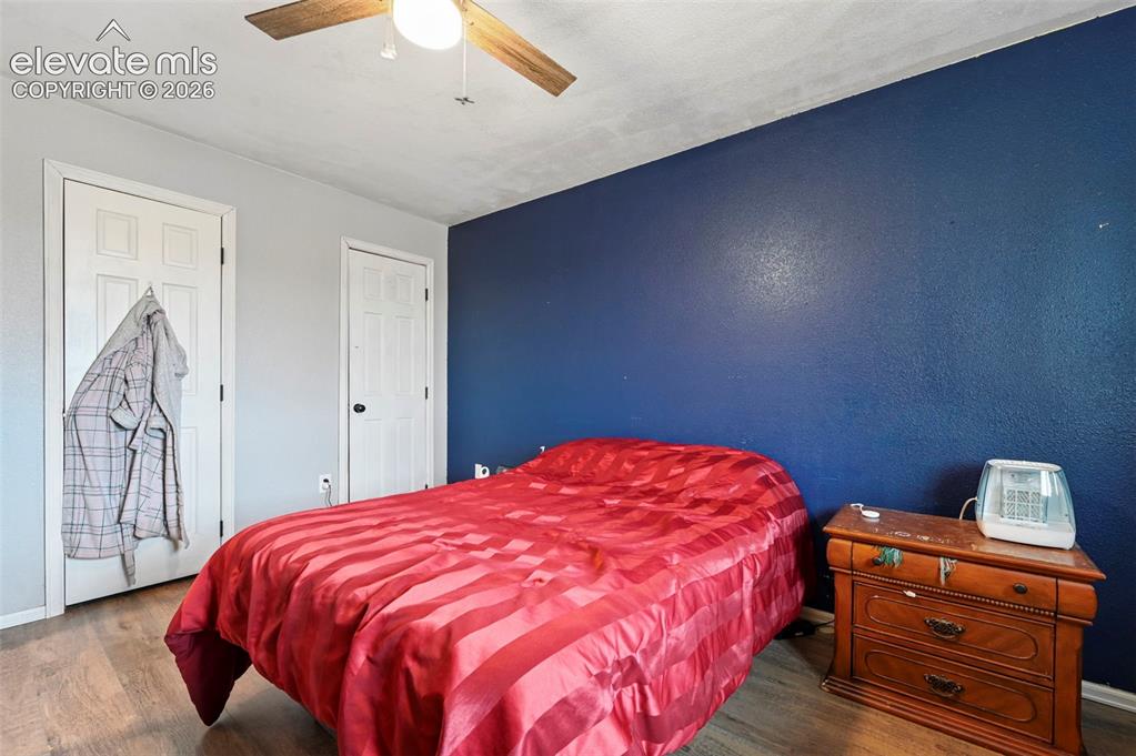 Image 17 of 38: Bedroom