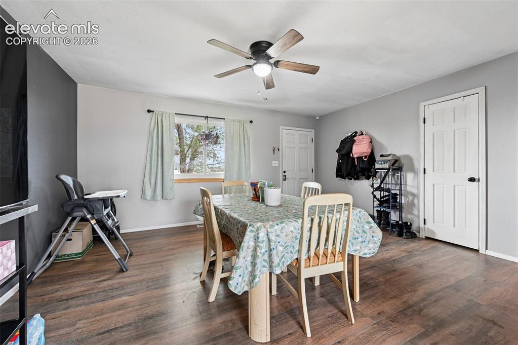 Image 9 of 38: Dining Area
