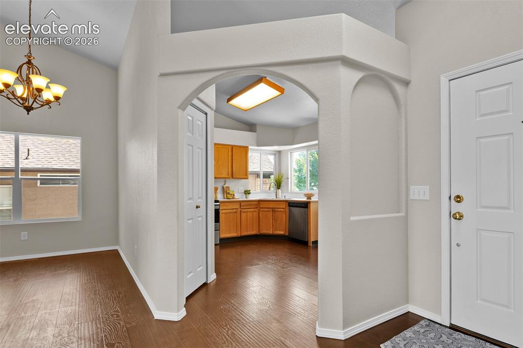 Image 4 of 46: Kitchen