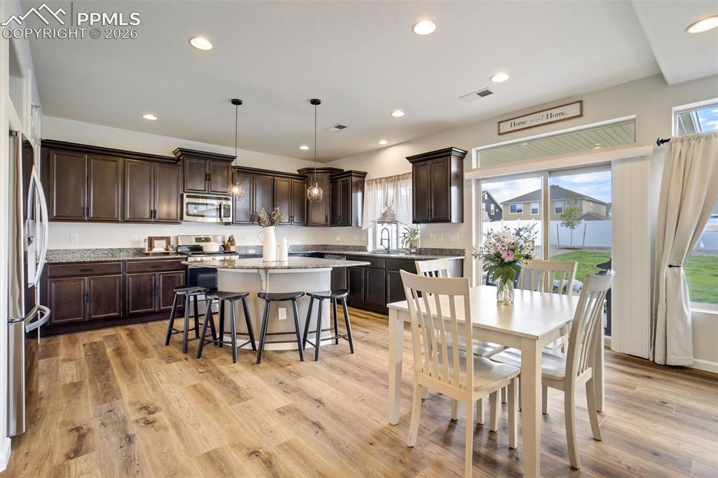 Image 12 of 50: Dining Area