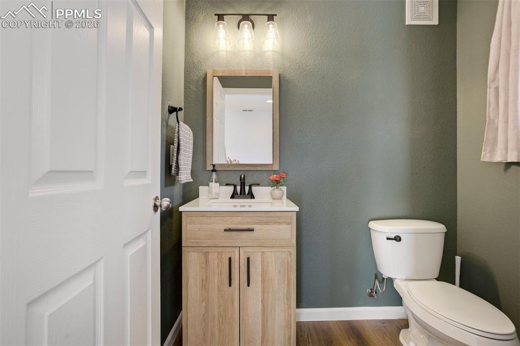Image 17 of 50: Bathroom