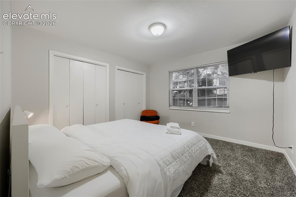 Image 22 of 28: Bedroom