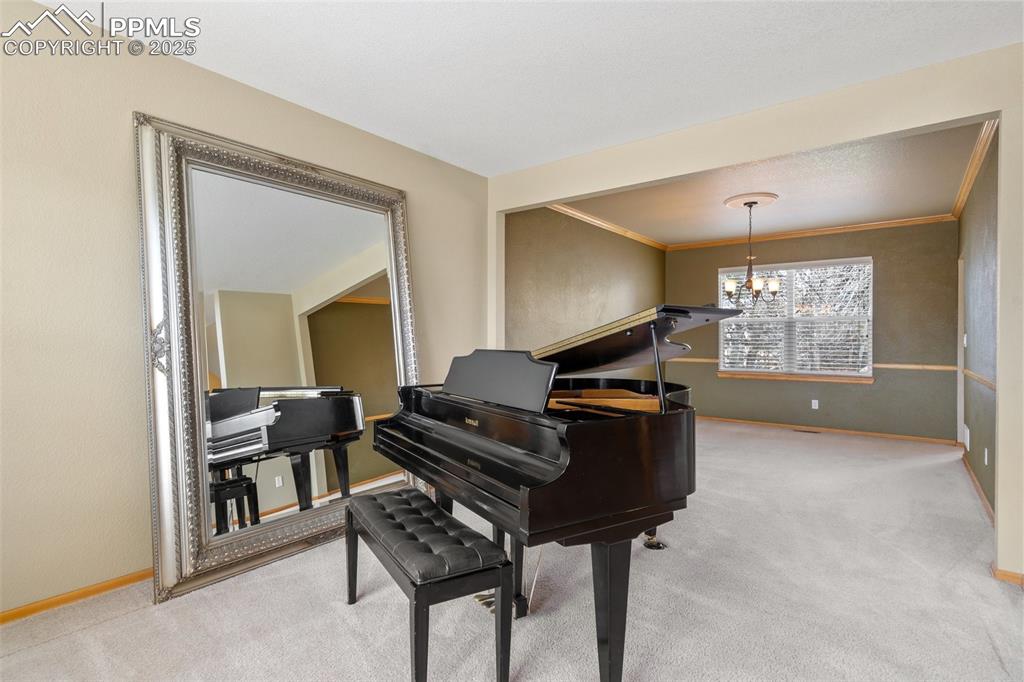 Image 9 of 50: Sitting Room