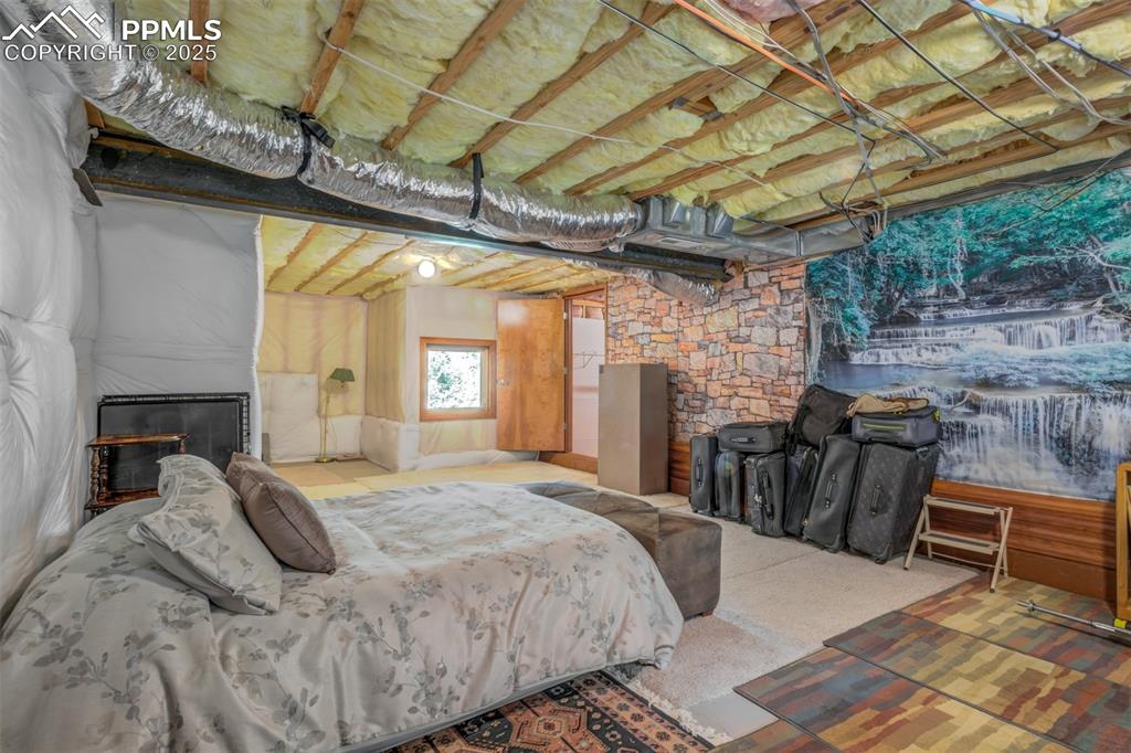 Image 36 of 47: Bonus Room