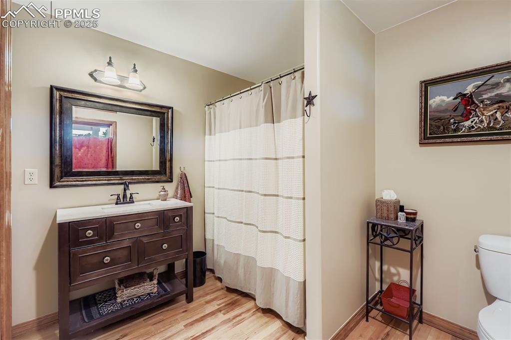 Image 15 of 42: Main level, secondary bathroom 