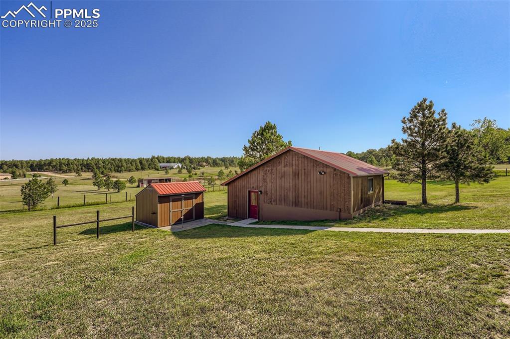 Image 31 of 42: Barn