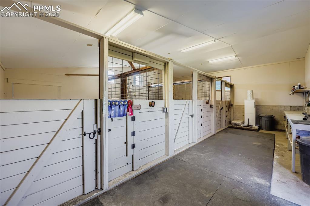 Image 32 of 42: Barn