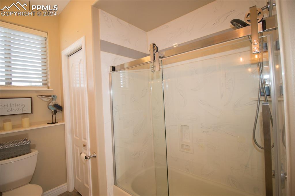 Image 46 of 50: Bathroom