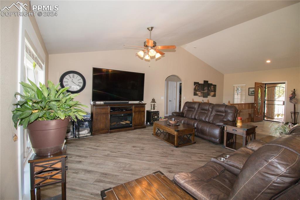 Image 9 of 50: Living Room