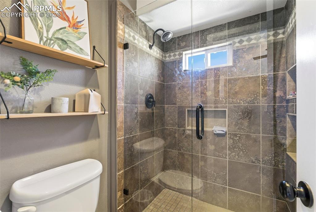 Image 25 of 50: Master Bathroom