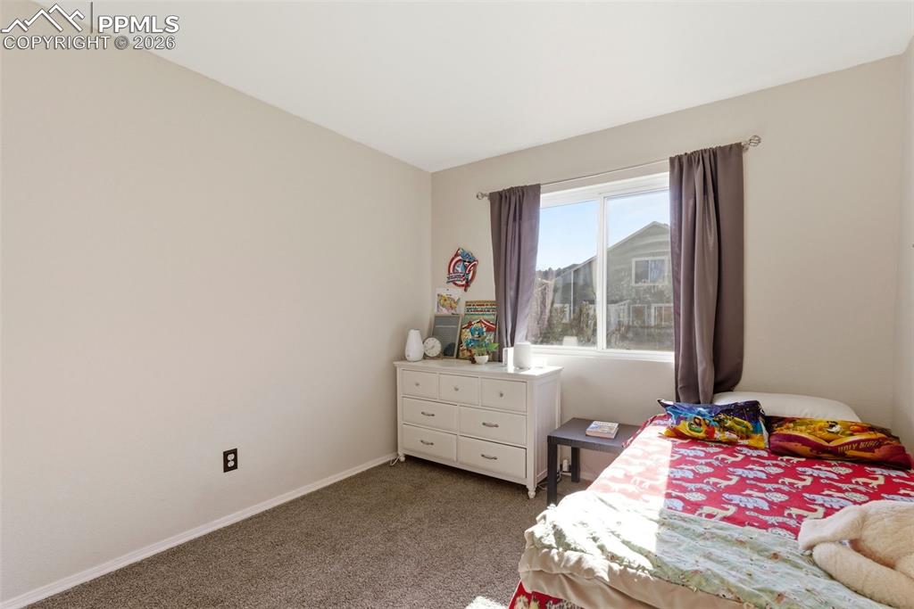 Image 32 of 50: Bedroom