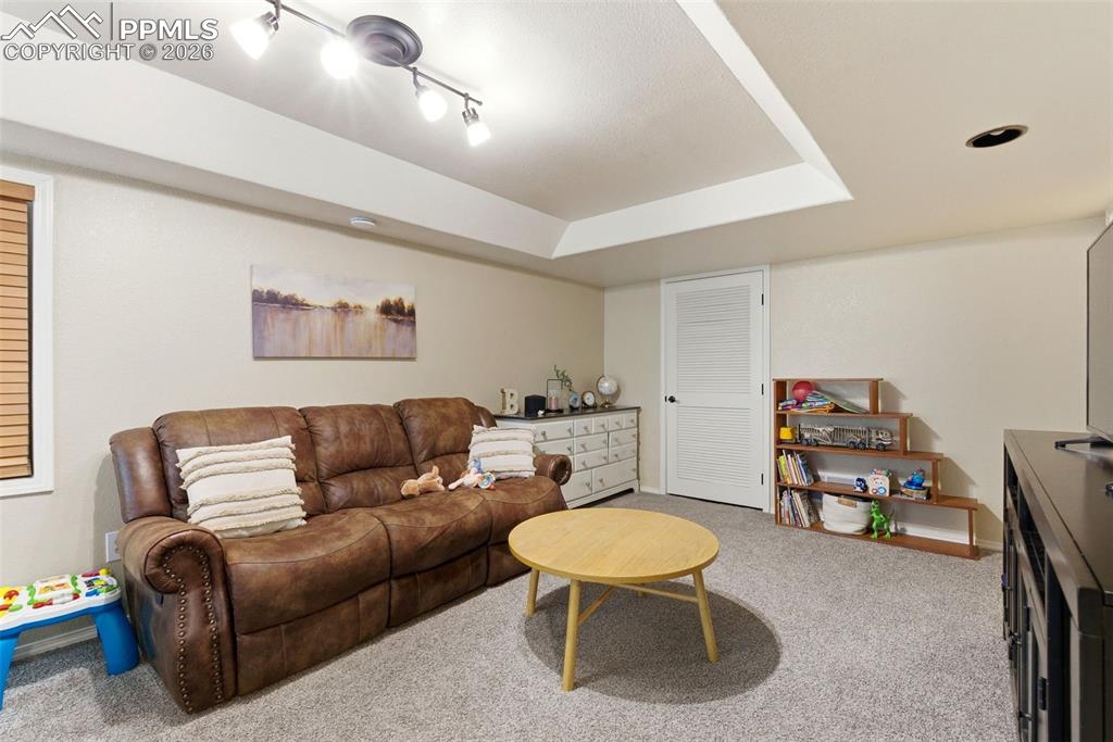 Image 34 of 50: Family Room