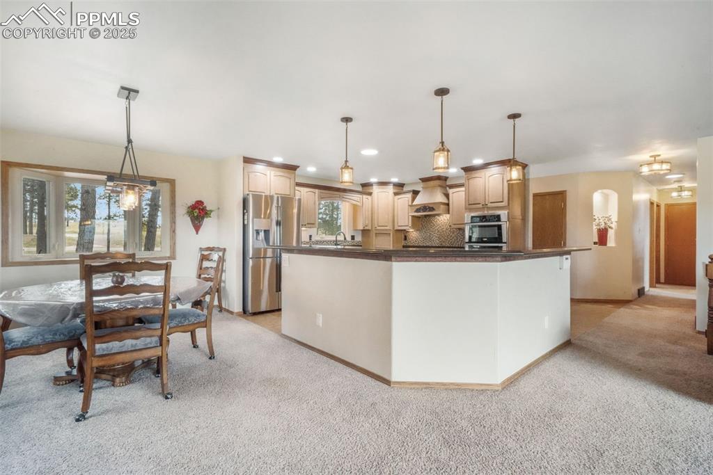 Image 11 of 50: Kitchen