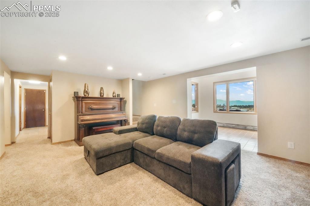 Image 29 of 50: Recreation Room